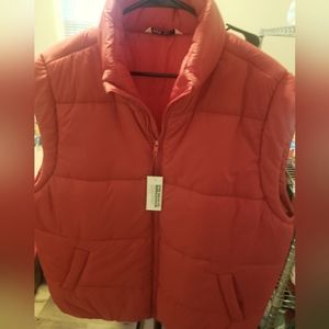 Men' Puffer Vest Size M/L / NWT